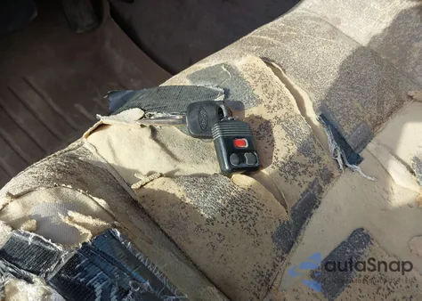 2002 Ford F-150 Lariat/Xlt from USA, damaged, VIN 1FTRW08L42KC44438